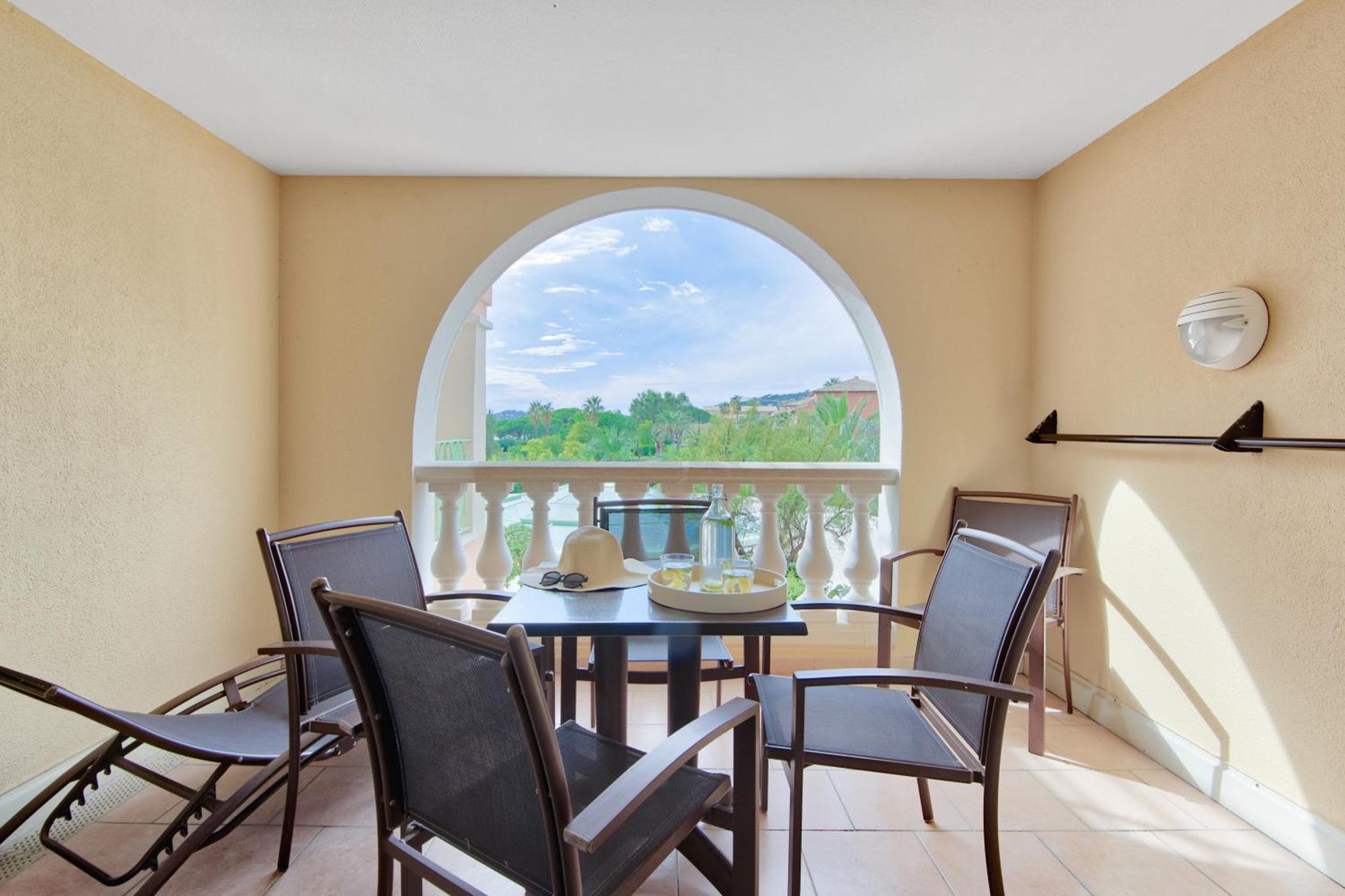Residence Pierre & Vacances Premium Les Calanques Des Issambres 雷以桑布尔 外观 照片