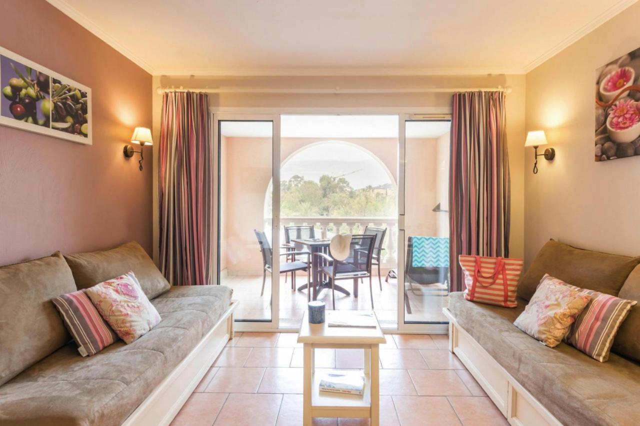 Residence Pierre & Vacances Premium Les Calanques Des Issambres 雷以桑布尔 外观 照片