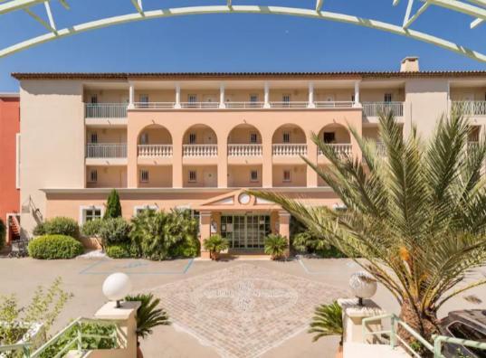 Residence Pierre & Vacances Premium Les Calanques Des Issambres 雷以桑布尔 外观 照片